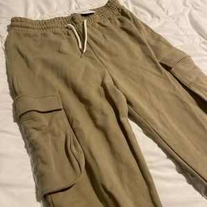 [SOLD] Cargo Joggers - new w/ tag